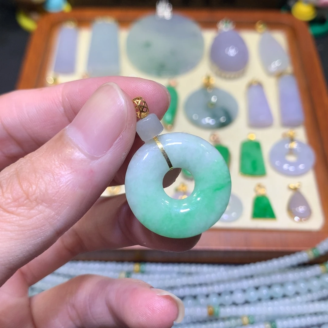 吊坠(不含链)18K金镶嵌翡翠