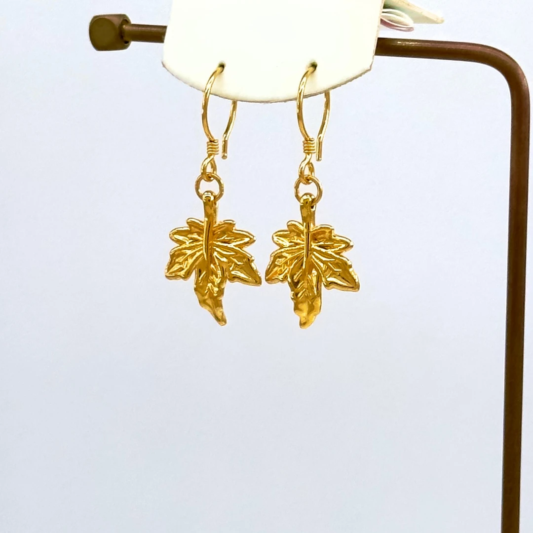 庚震黄金足金999枫叶无氰5D耳钩耳坠4.58