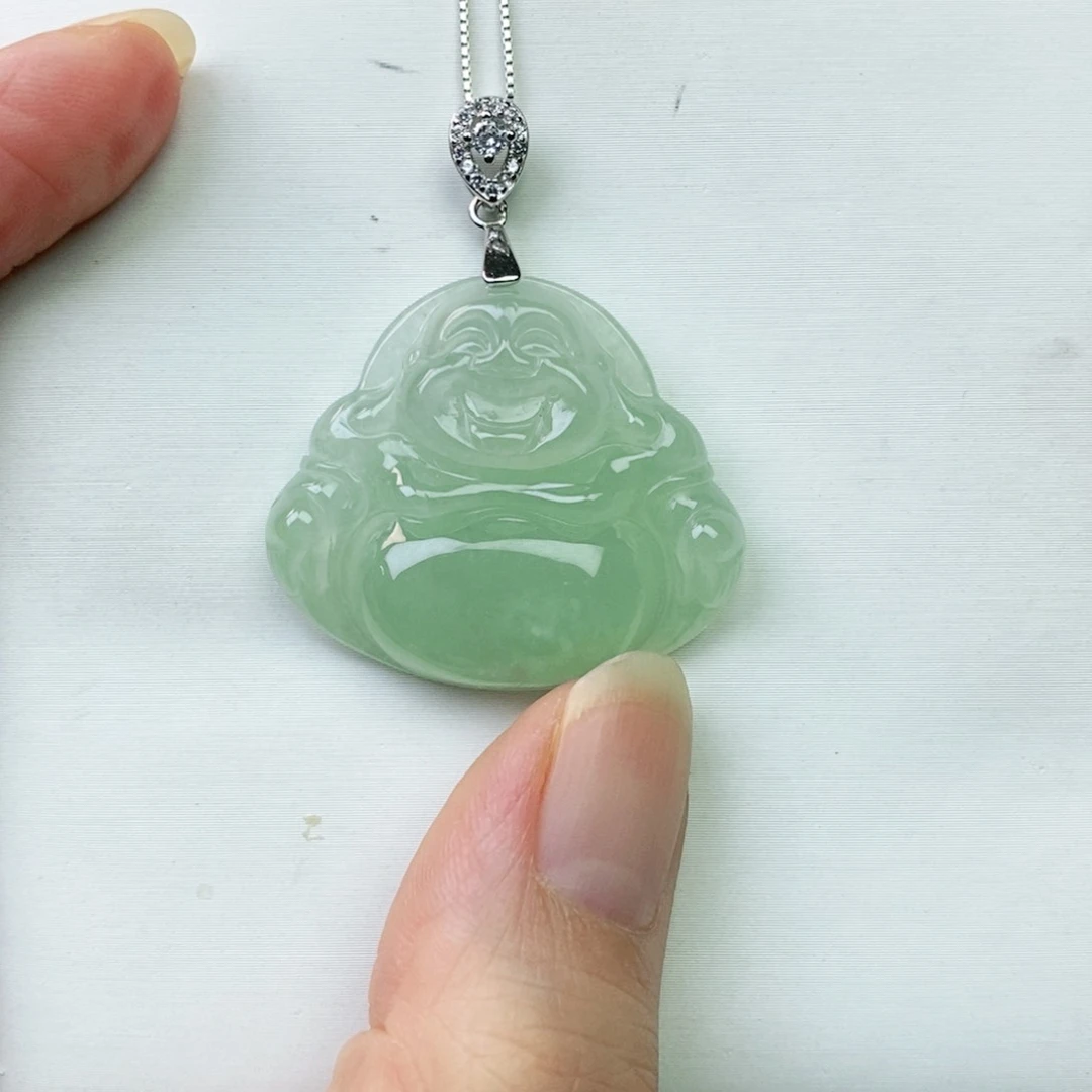 翡翠未镶嵌颈饰佛公