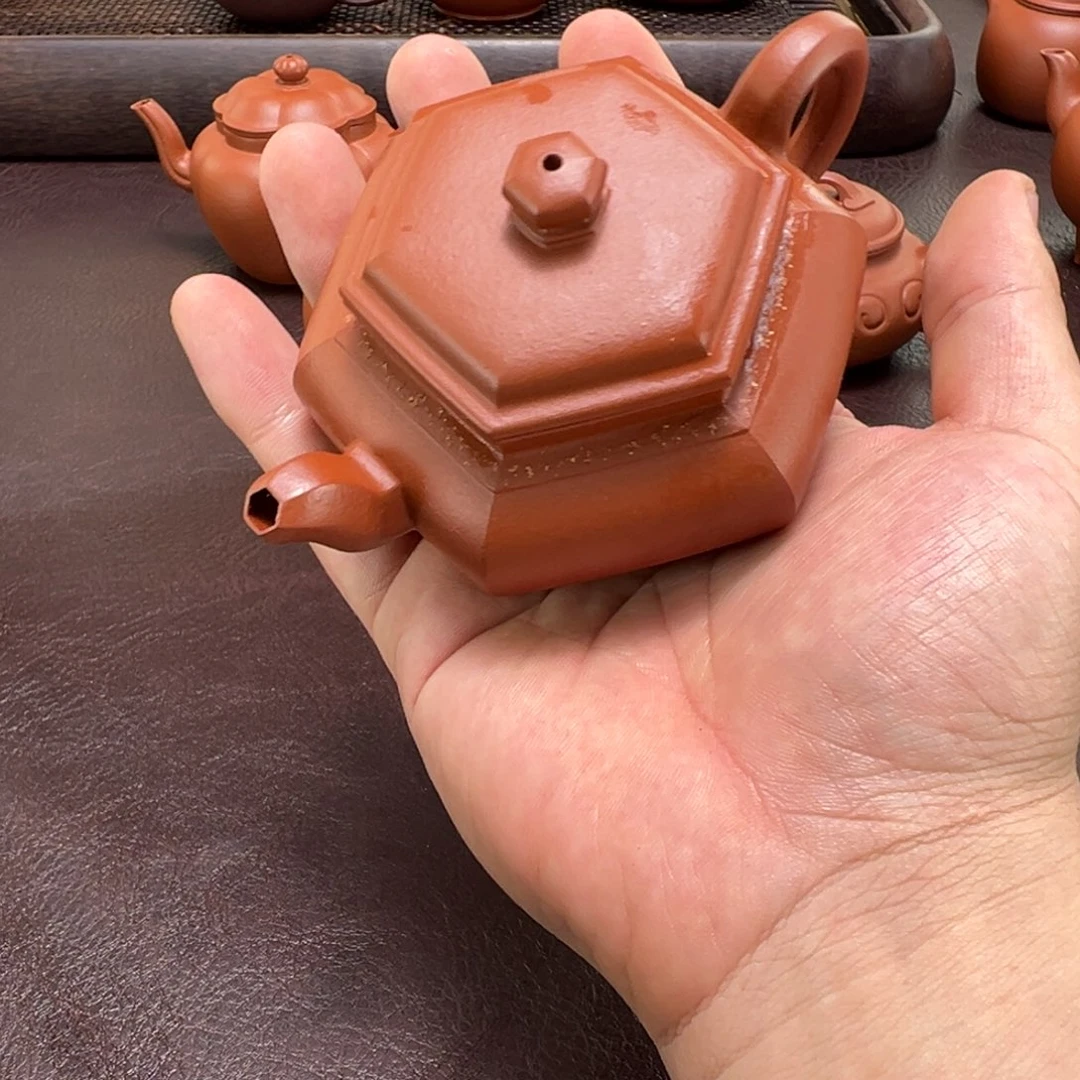 贵***持紫砂茶壶汽修厂和机械设备