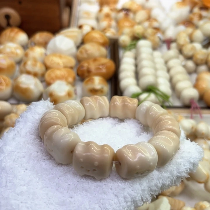 菩提根/象牙果手串77象牙果原果雕刻溏心棉花糖猫咪