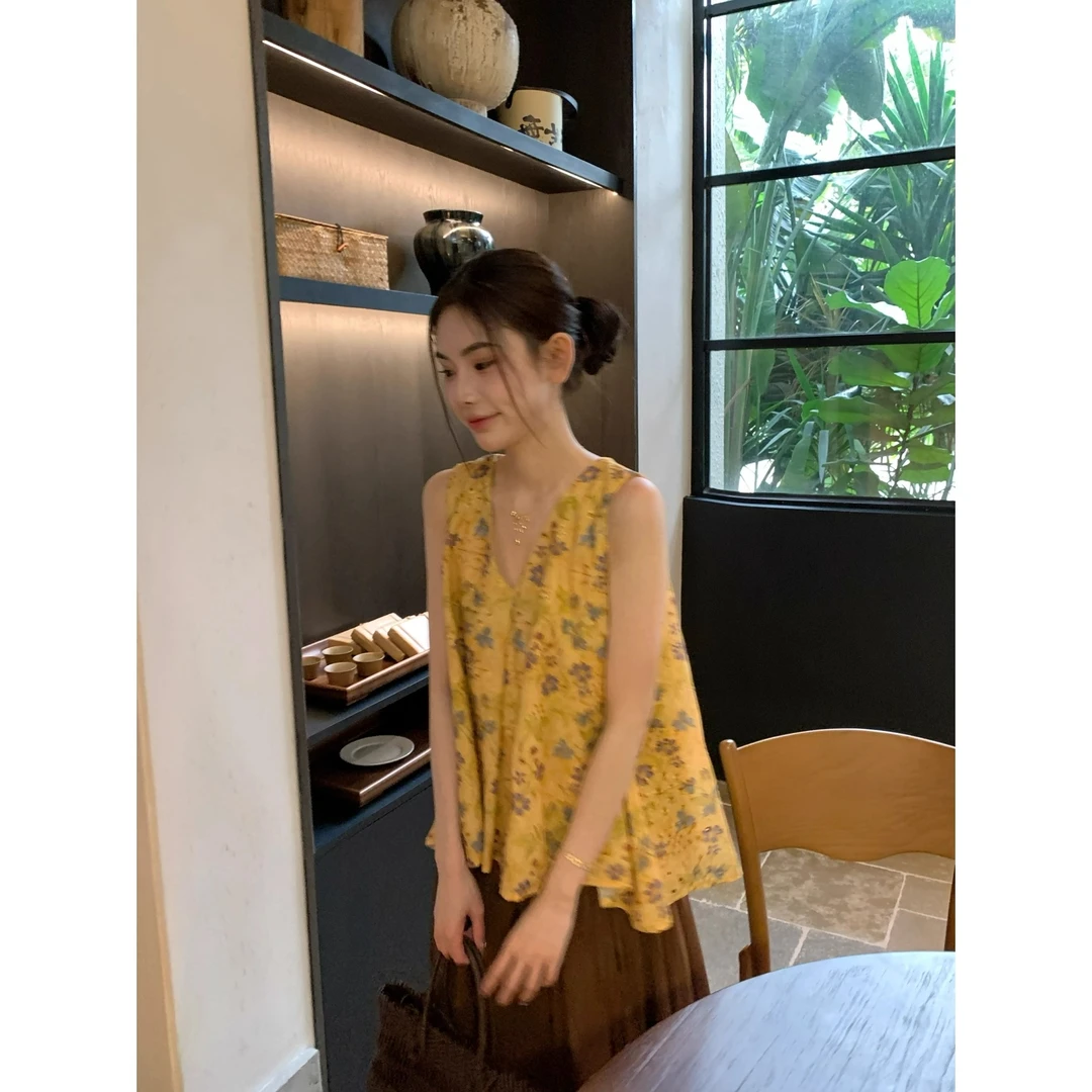 夏季V领夏季碎花无袖镂空压褶衬衫宽松复古富家千金风小衫