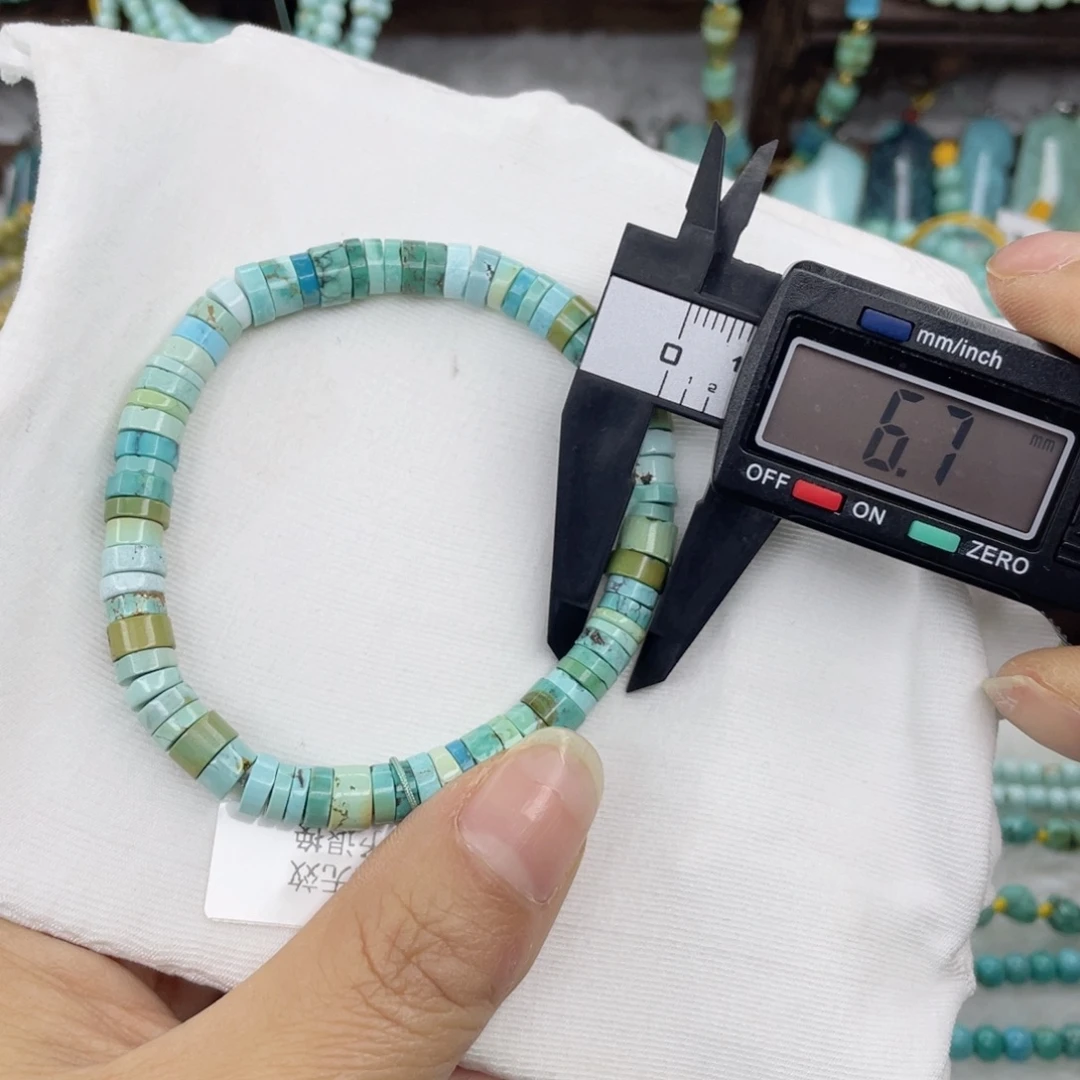 绿松石未镶嵌颈饰