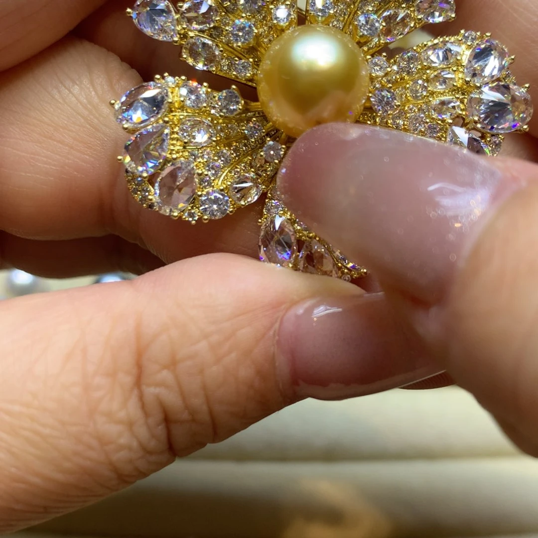 未镶嵌胸饰海水珍珠