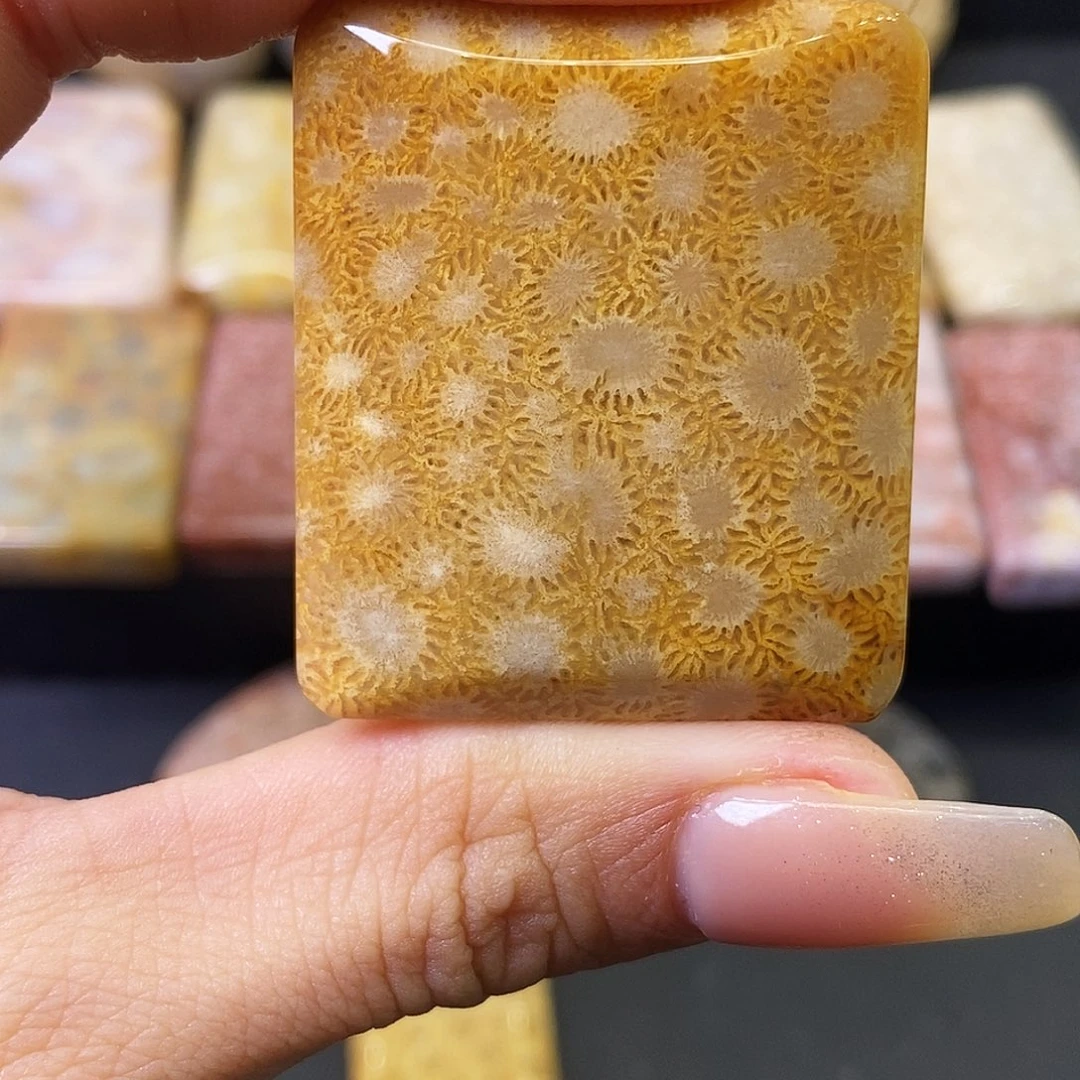 硅化玉颈饰合金A****王