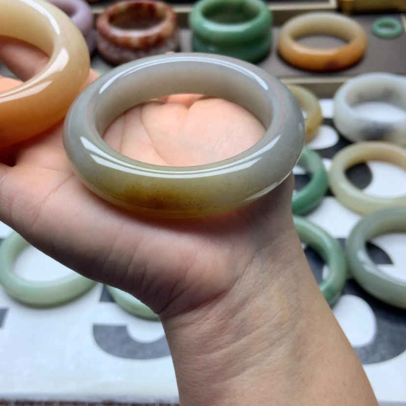 【闪购商品】未镶嵌手镯石英岩玉酷***妈