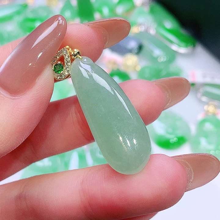 翡翠未镶嵌颈饰翡翠