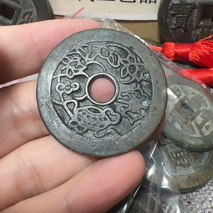 基***人铜现代工艺品花钱