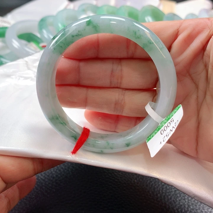翡翠手镯未镶嵌52535253