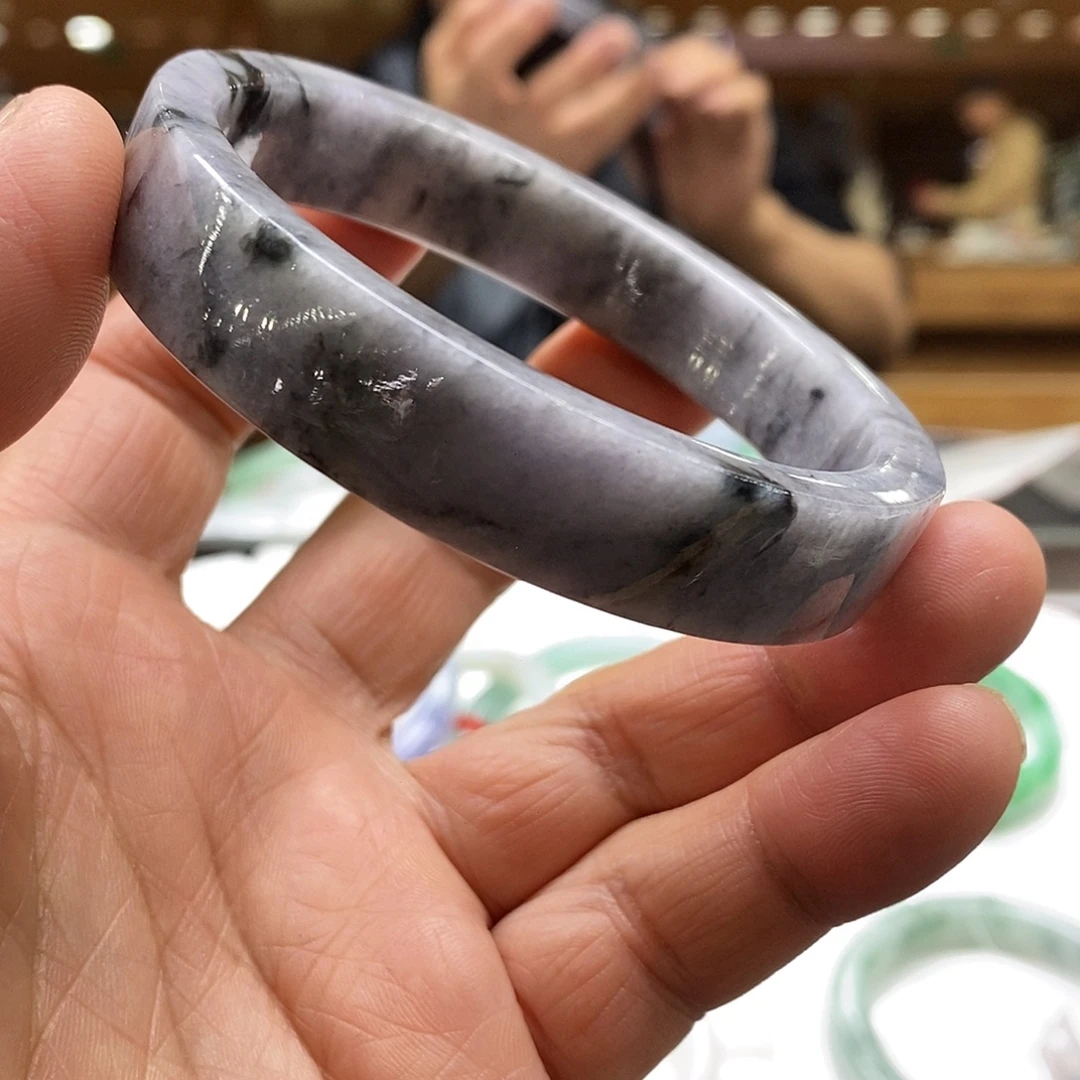 翡翠未镶嵌手镯翡翠手镯是62，卡13