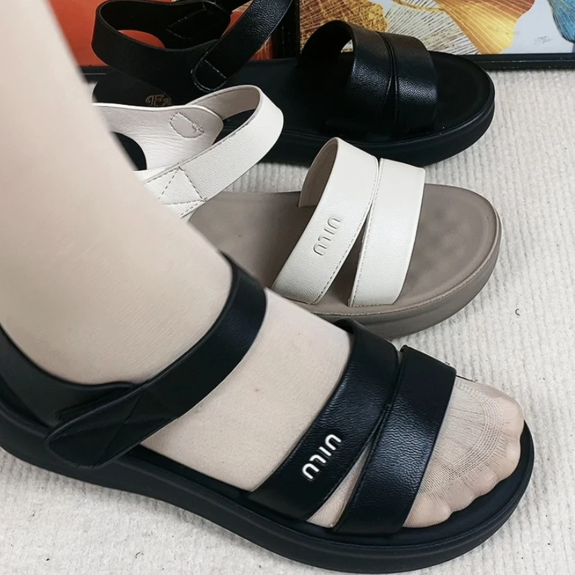 中老年魔术贴纯色金属装饰厚底时装凉鞋防滑低帮韩版