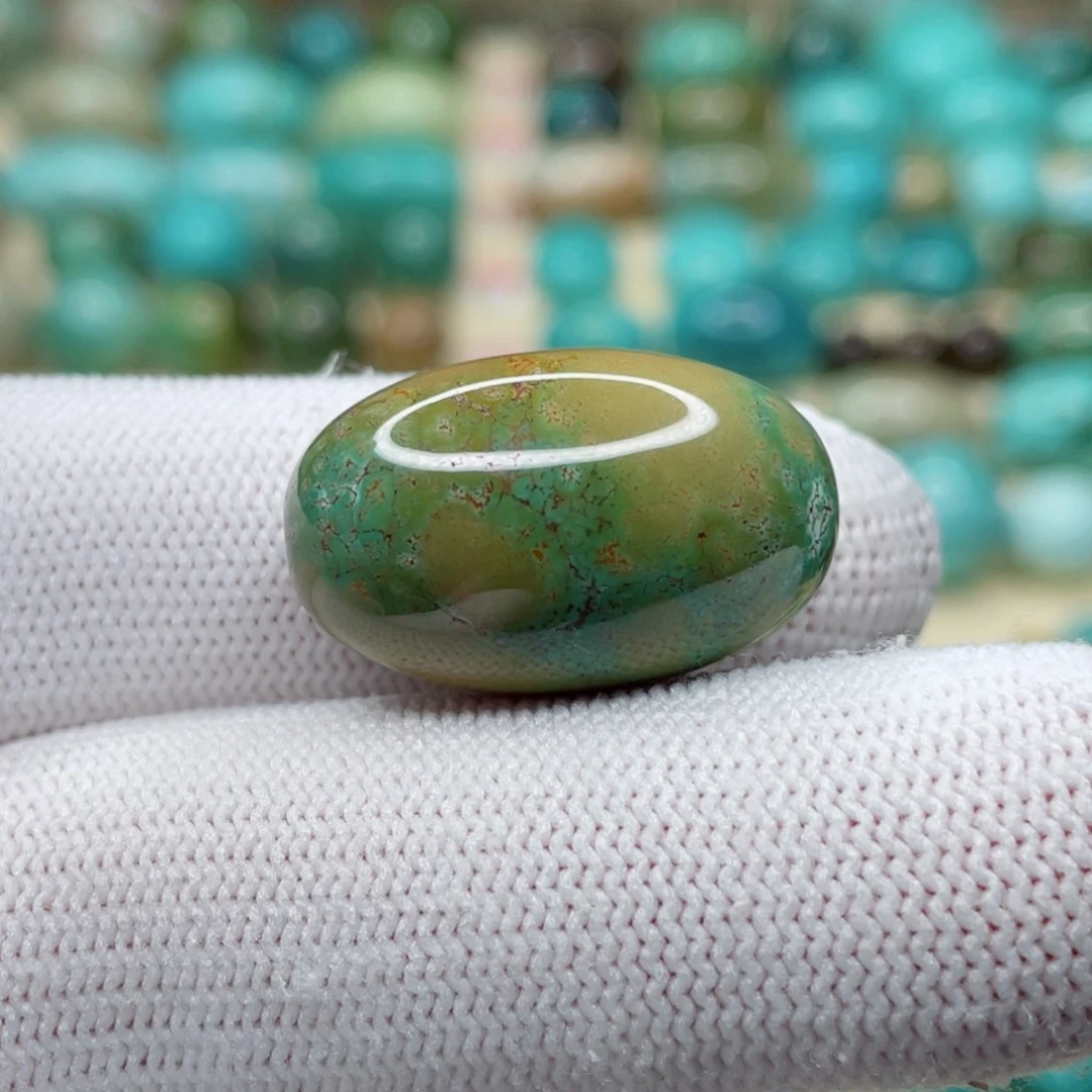 未镶嵌绿松石颈饰