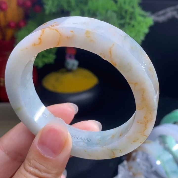 定制翡翠未镶嵌翡翠手镯