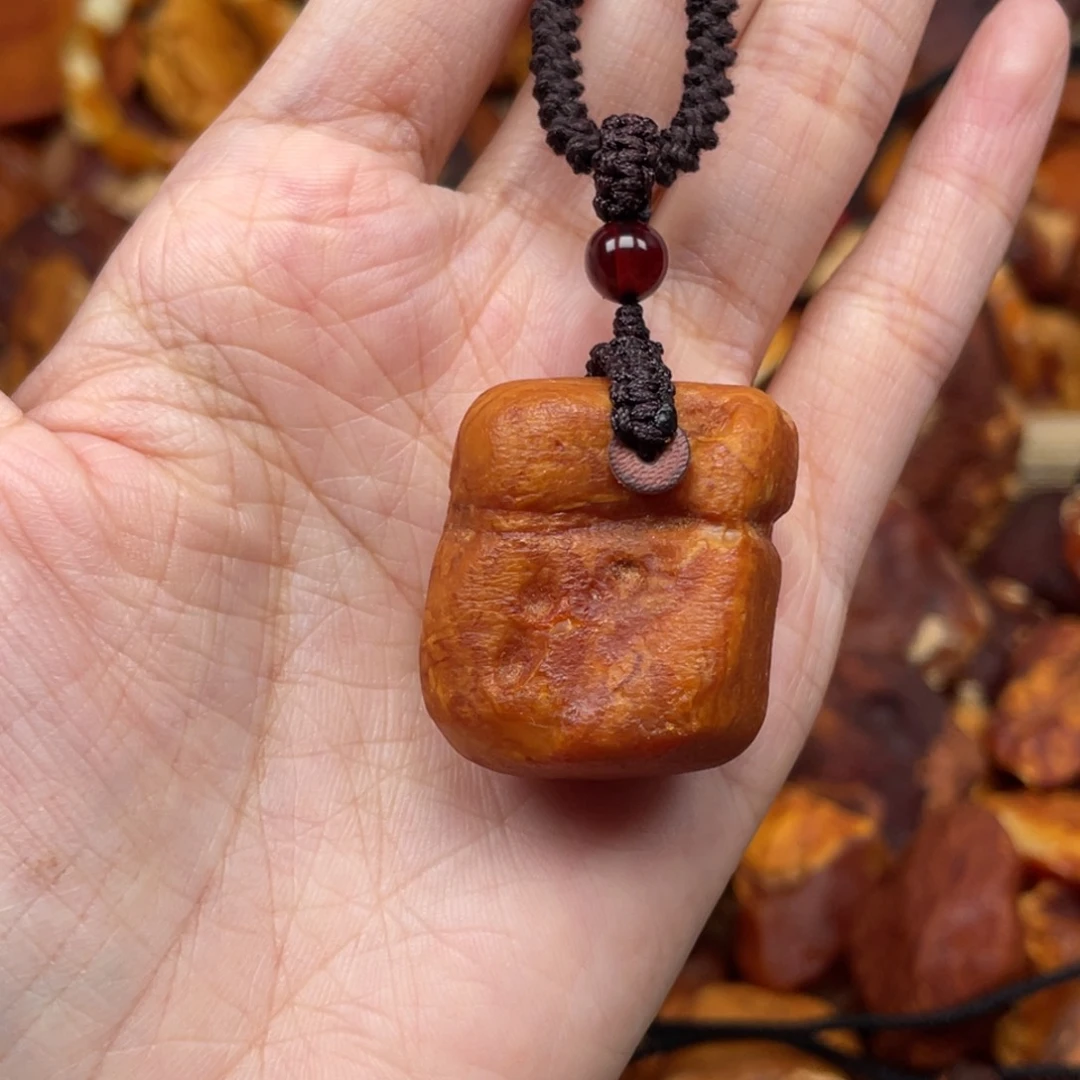 未镶嵌琥珀珠宝奇石