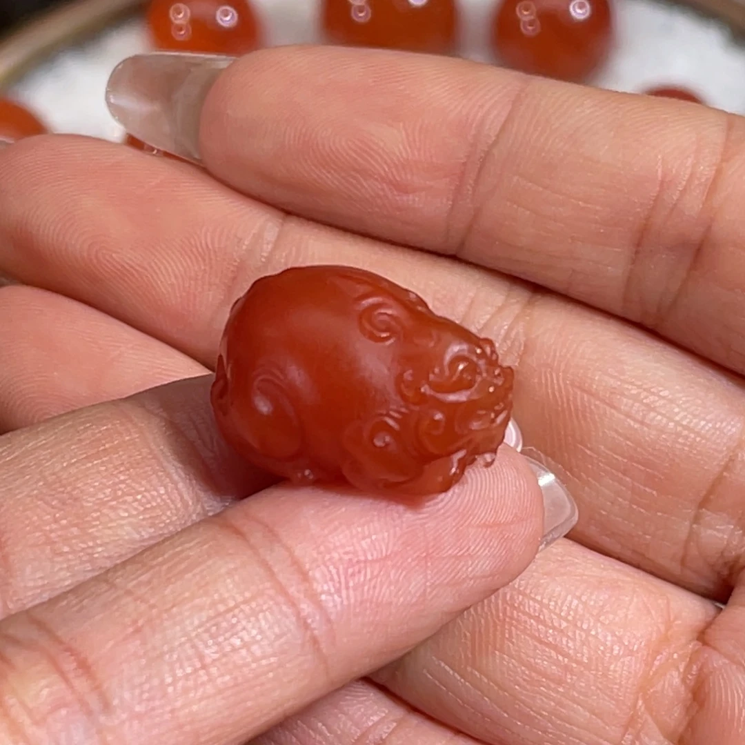 南红玛瑙未镶嵌大黑洞貔貅