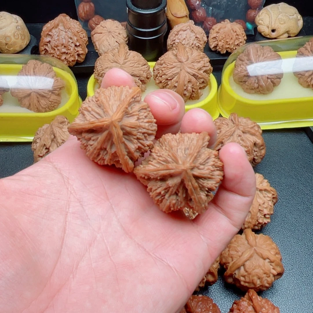 文玩核桃把件流星雨狮子头37×37×36