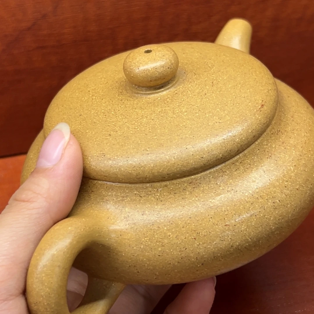 紫砂黄金段扁腹壶