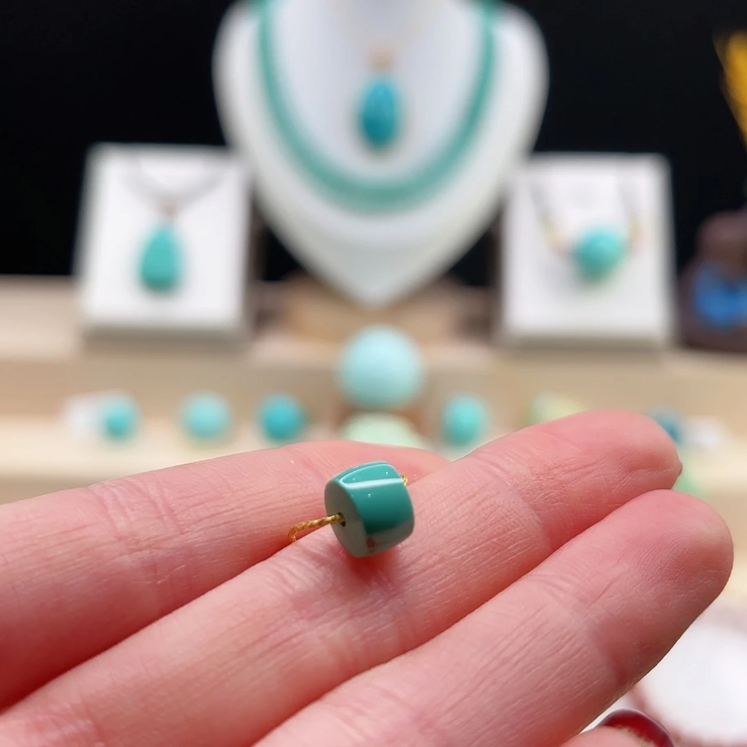 绿松石配饰未镶嵌