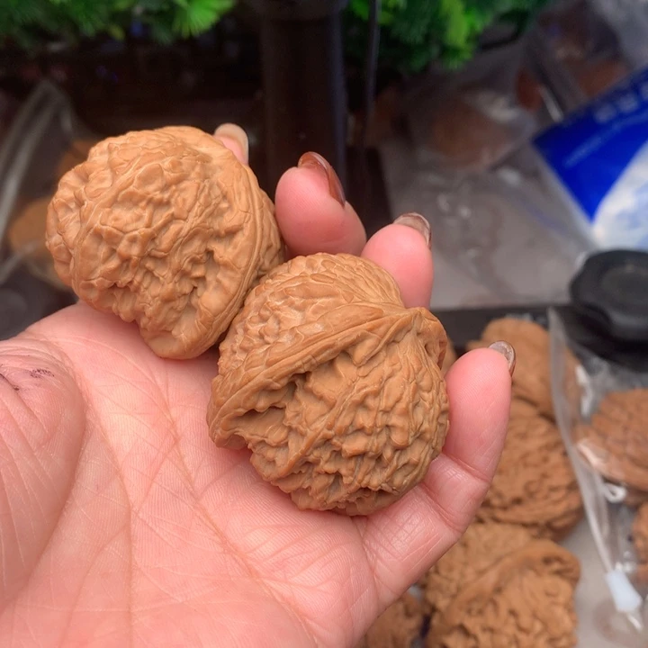 山****米文玩核桃手把件白狮子