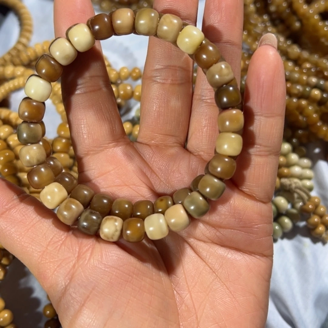 賴***s龙脊菩提吊坠玉化老型单圈多宝