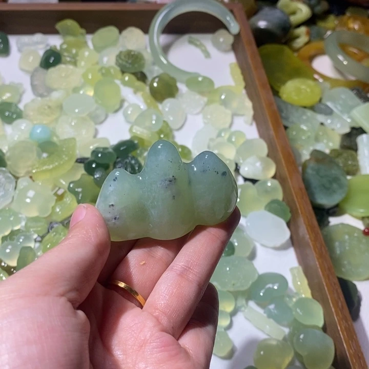 蛇纹石玉合金颈饰