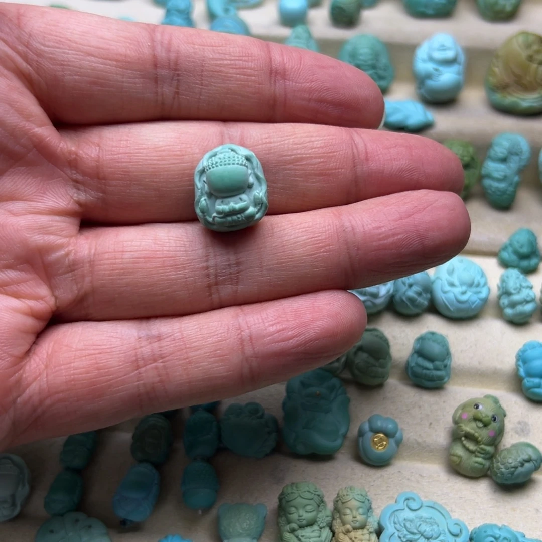 未镶嵌绿松石颈饰