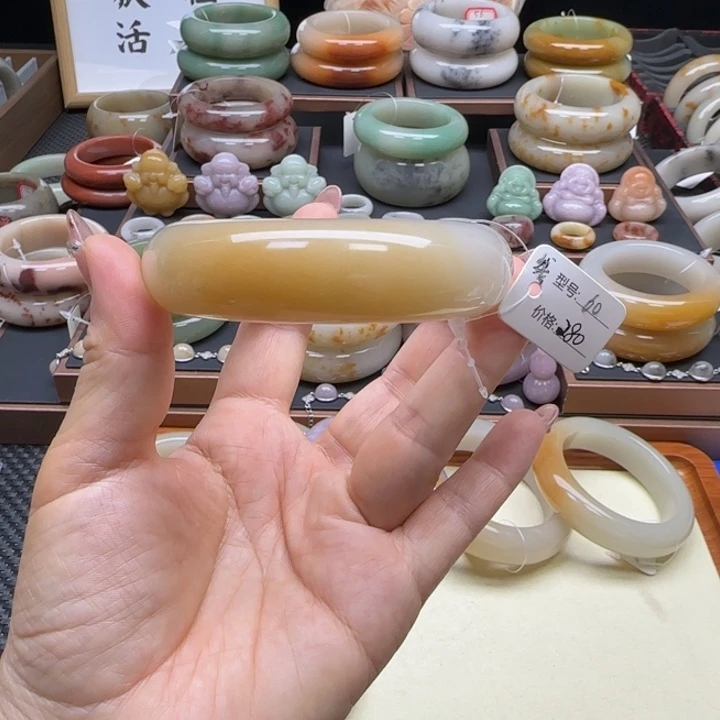 石英岩玉未镶嵌手镯