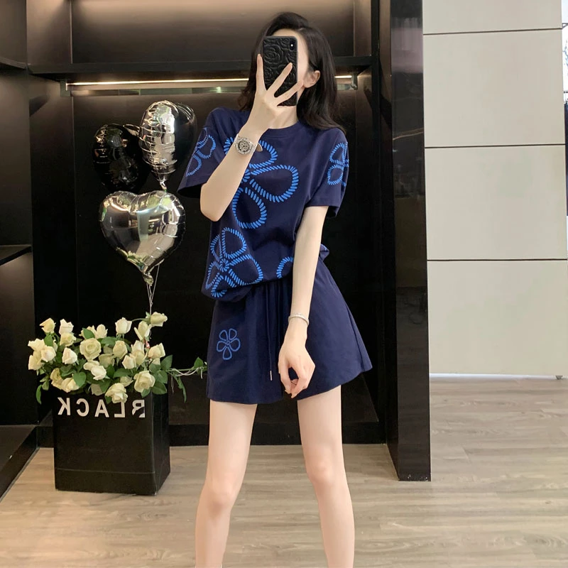 网红流行潮款宽松休闲运动套装女夏季2025新款洋气短袖短裤两件套