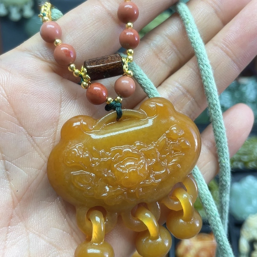 蛇纹石玉未镶嵌颈饰汐*
