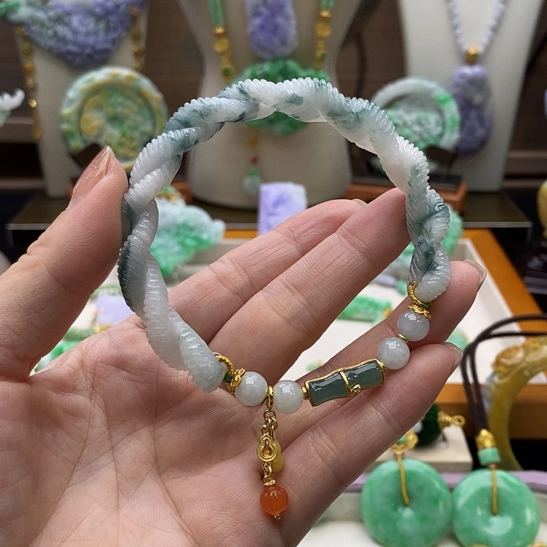 颈饰未镶嵌翡翠天然60
