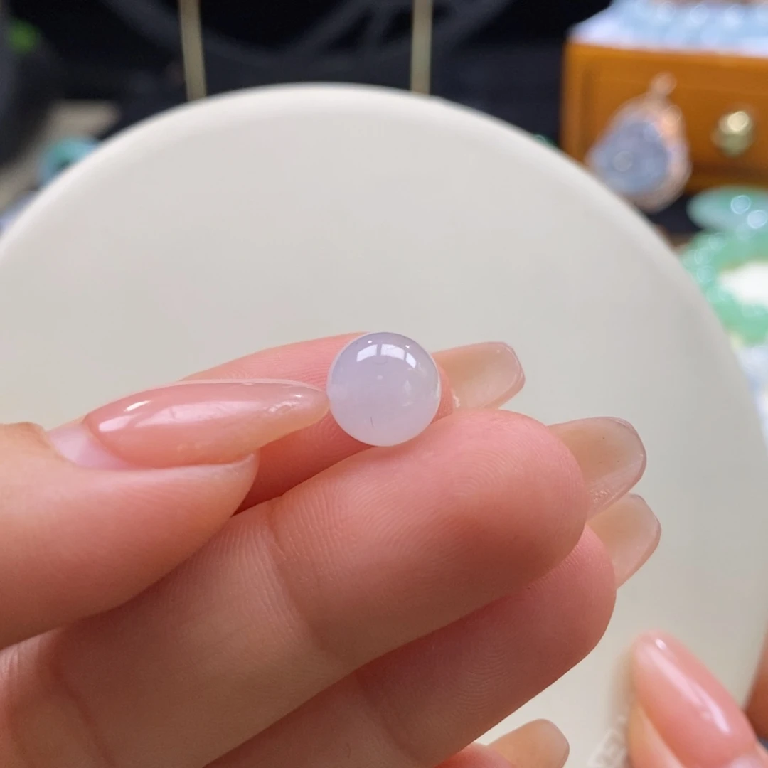 翡翠吊坠(不含链)未镶嵌翡翠淡色圆珠