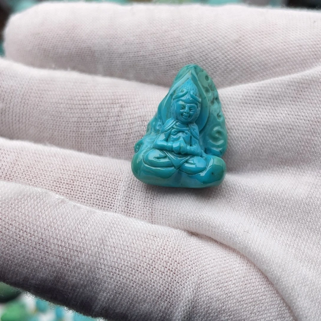 绿松石未镶嵌颈饰