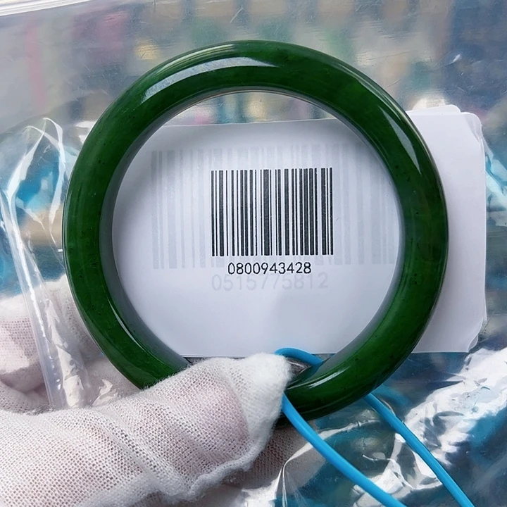 和田玉手镯未镶嵌微瑕58