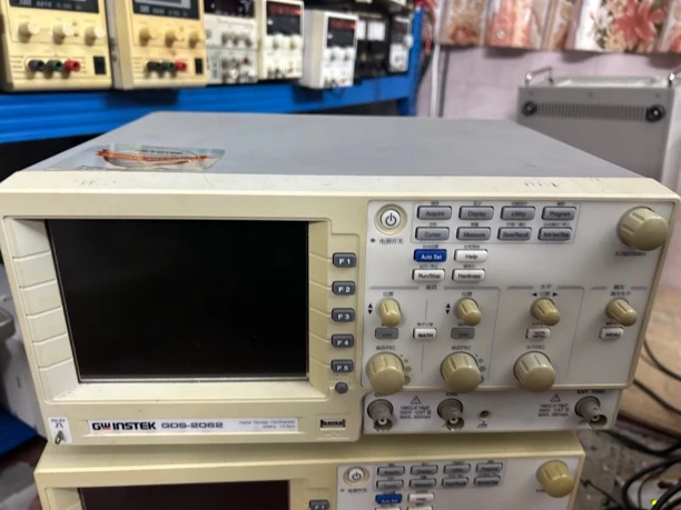 8新  数字示波器开机不了没有配件