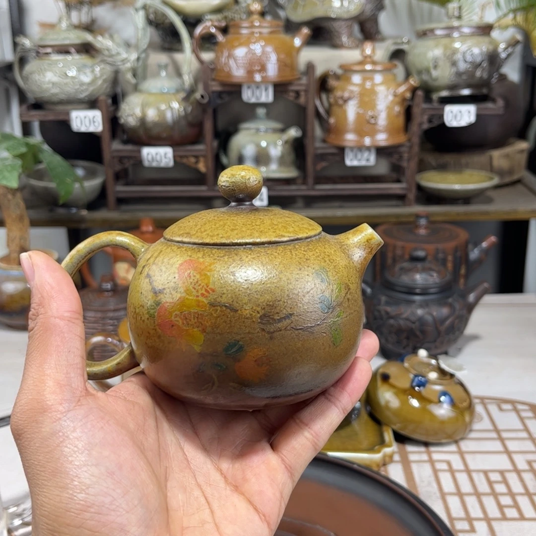 220cc白泥柴烧彩填西施壶