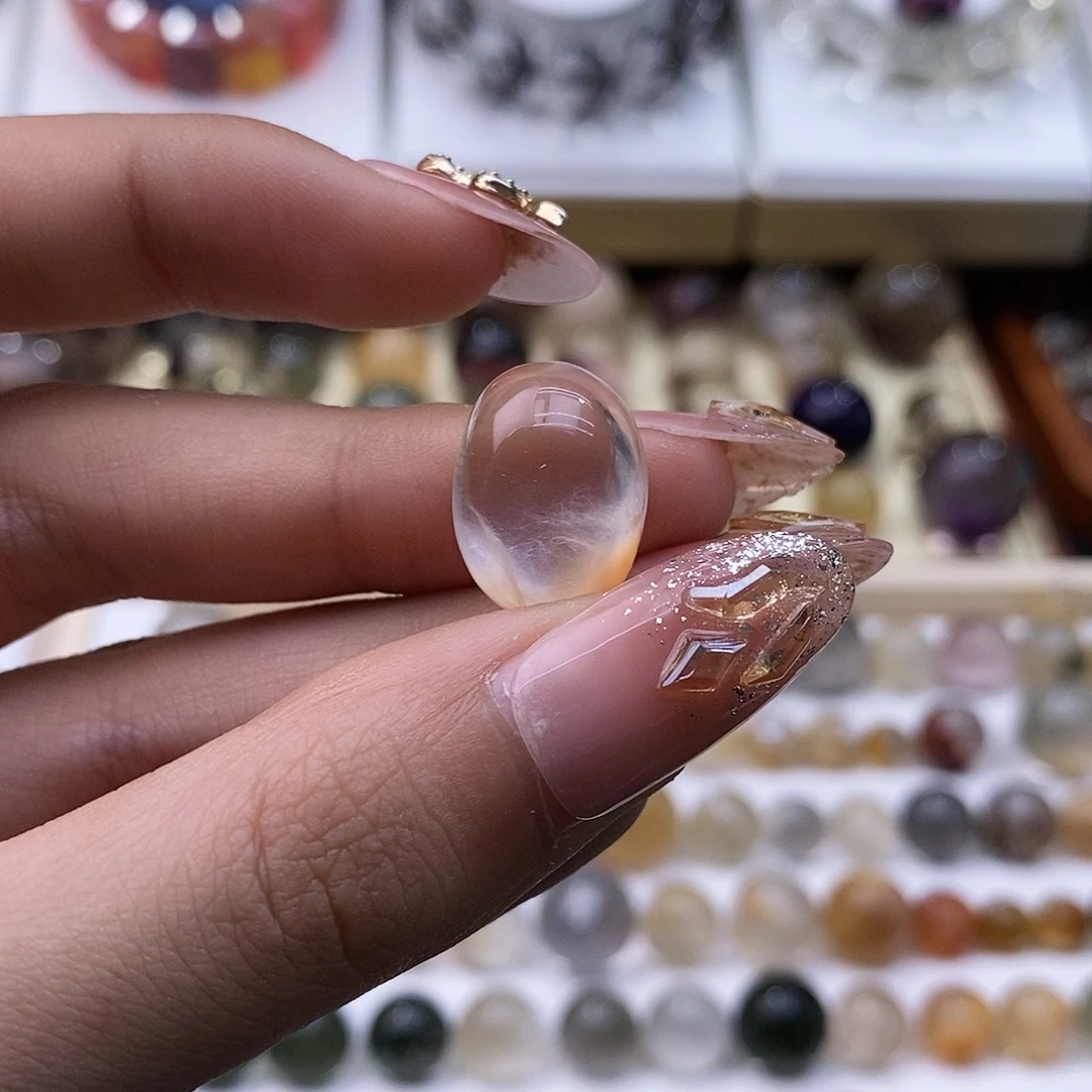 水晶颈饰未镶嵌，