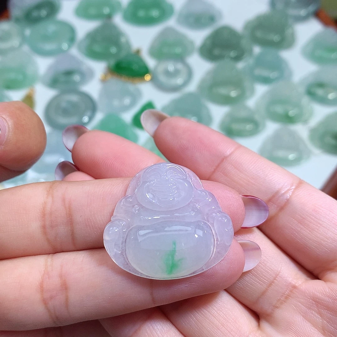 翡翠未镶嵌颈饰佛公