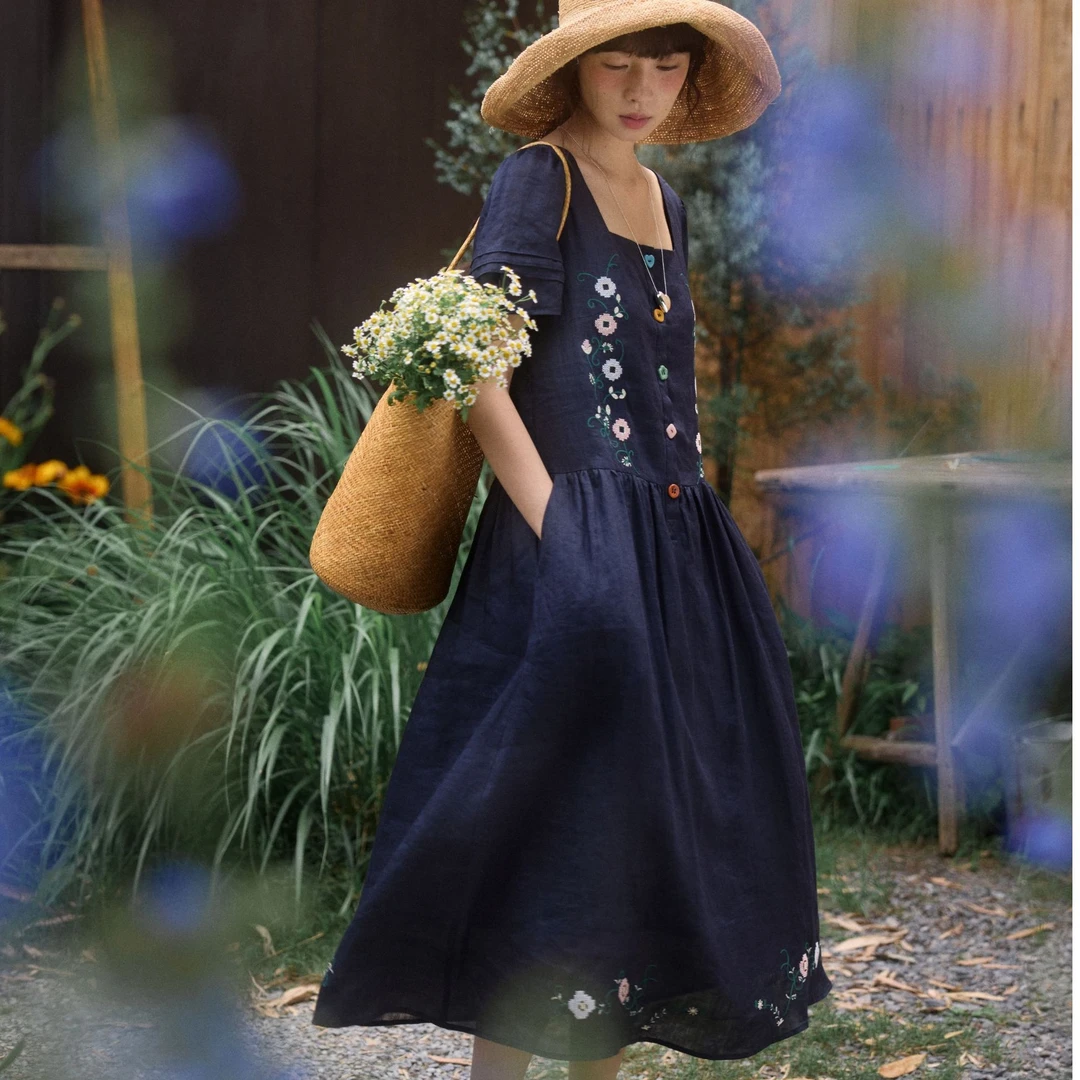 「白描工作间」"野蔷薇"100苎麻法式复古绣花背心裙/方领连衣长裙