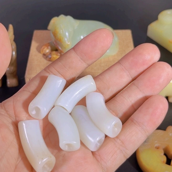 和田玉（糖玉）未镶嵌颈饰阿*