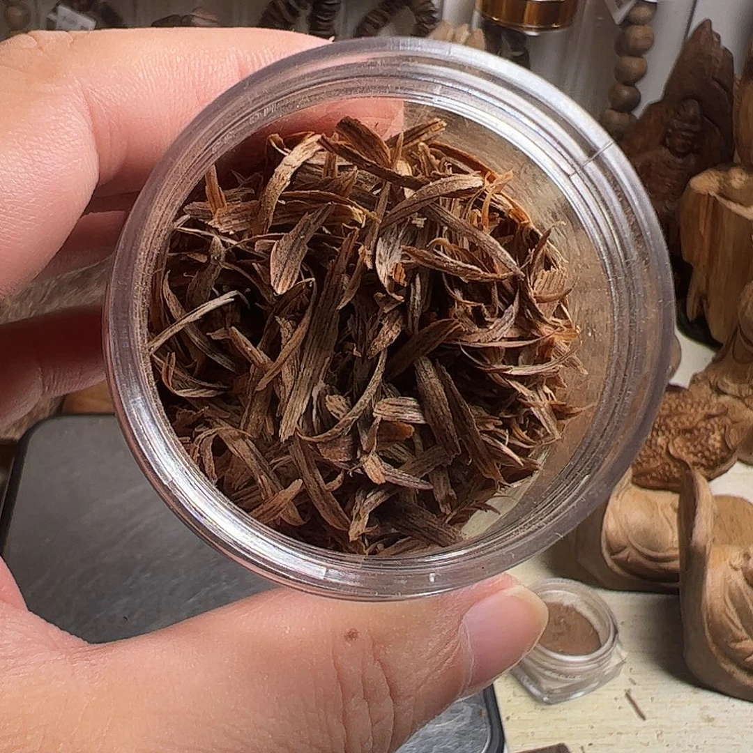 沉香沉香碎屑惠安沉香勾丝5克多样性