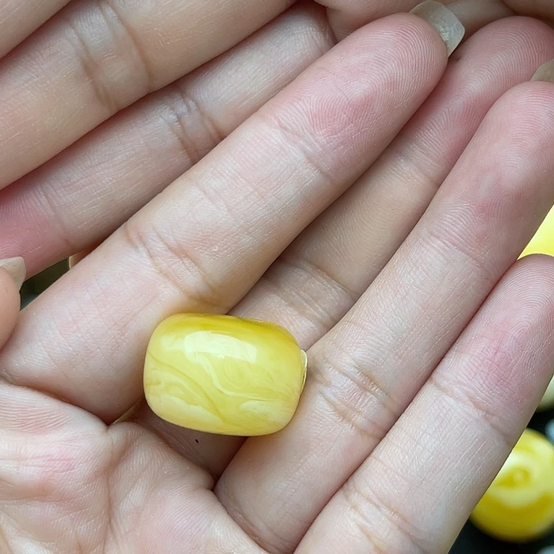 裸石琥珀未镶嵌执*.蜜蜡梦微瑕