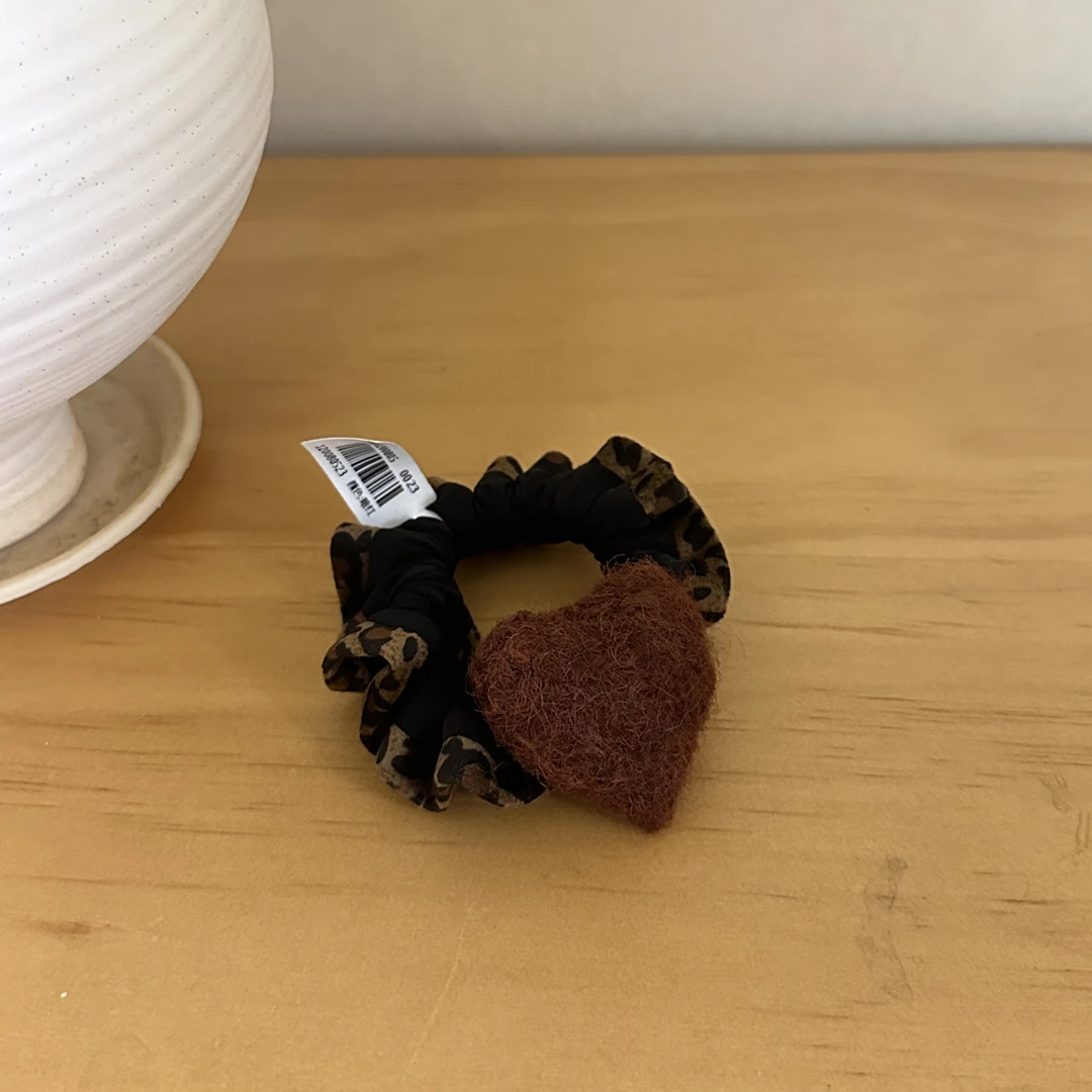 番茄家-黑色豹纹毛呢爱心小发圈