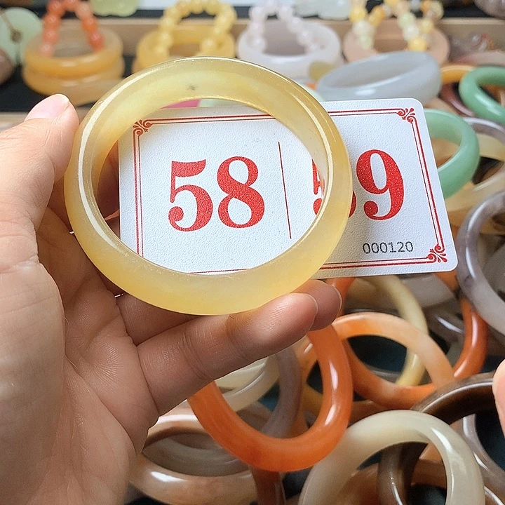 石英质玉（黄龙玉）未镶嵌手镯