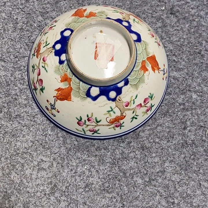 劲***哥粉彩碗一个，粉彩碗