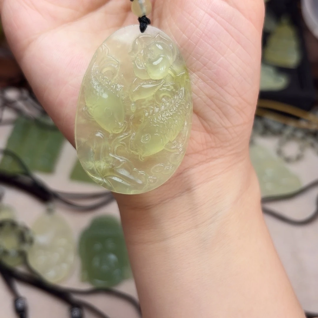 岫玉合金颈饰吊坠