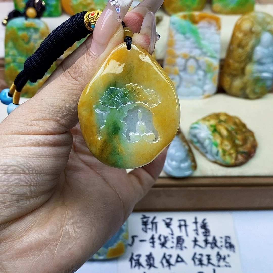 翡翠未镶嵌颈饰翡翠