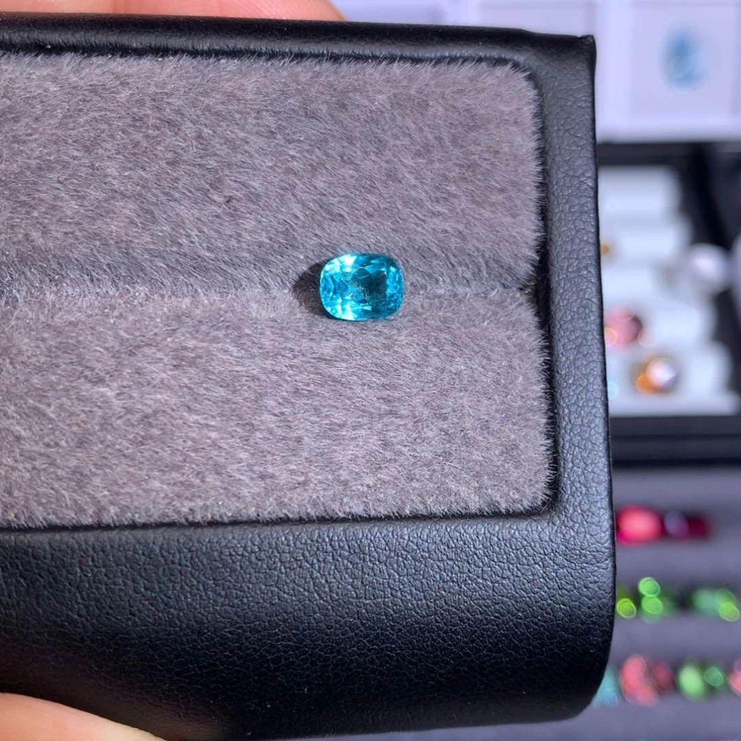 未镶嵌磷灰石裸石1.2ct