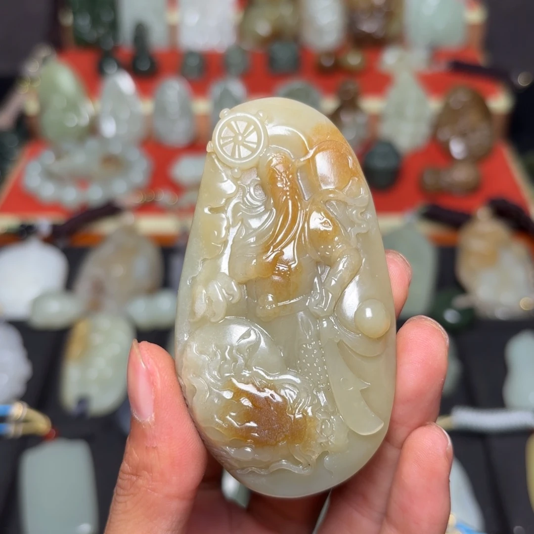 和田玉未镶嵌颈饰张*渔