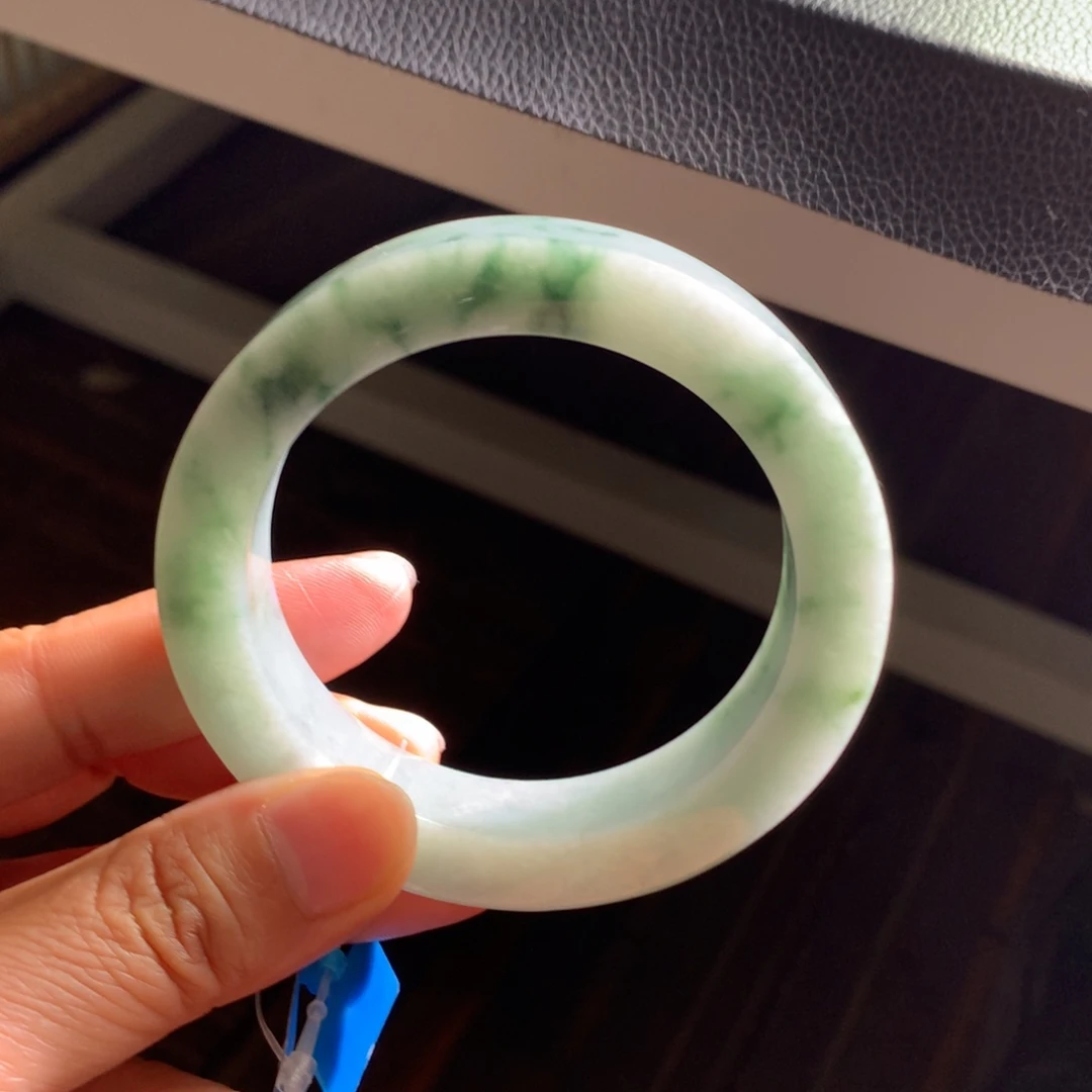 定制翡翠未镶嵌翡翠手镯