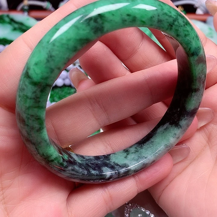 翡翠手镯未镶嵌翡翠翡翠手镯
